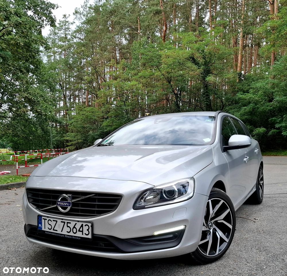 Volvo V60 D4 Momentum - 8
