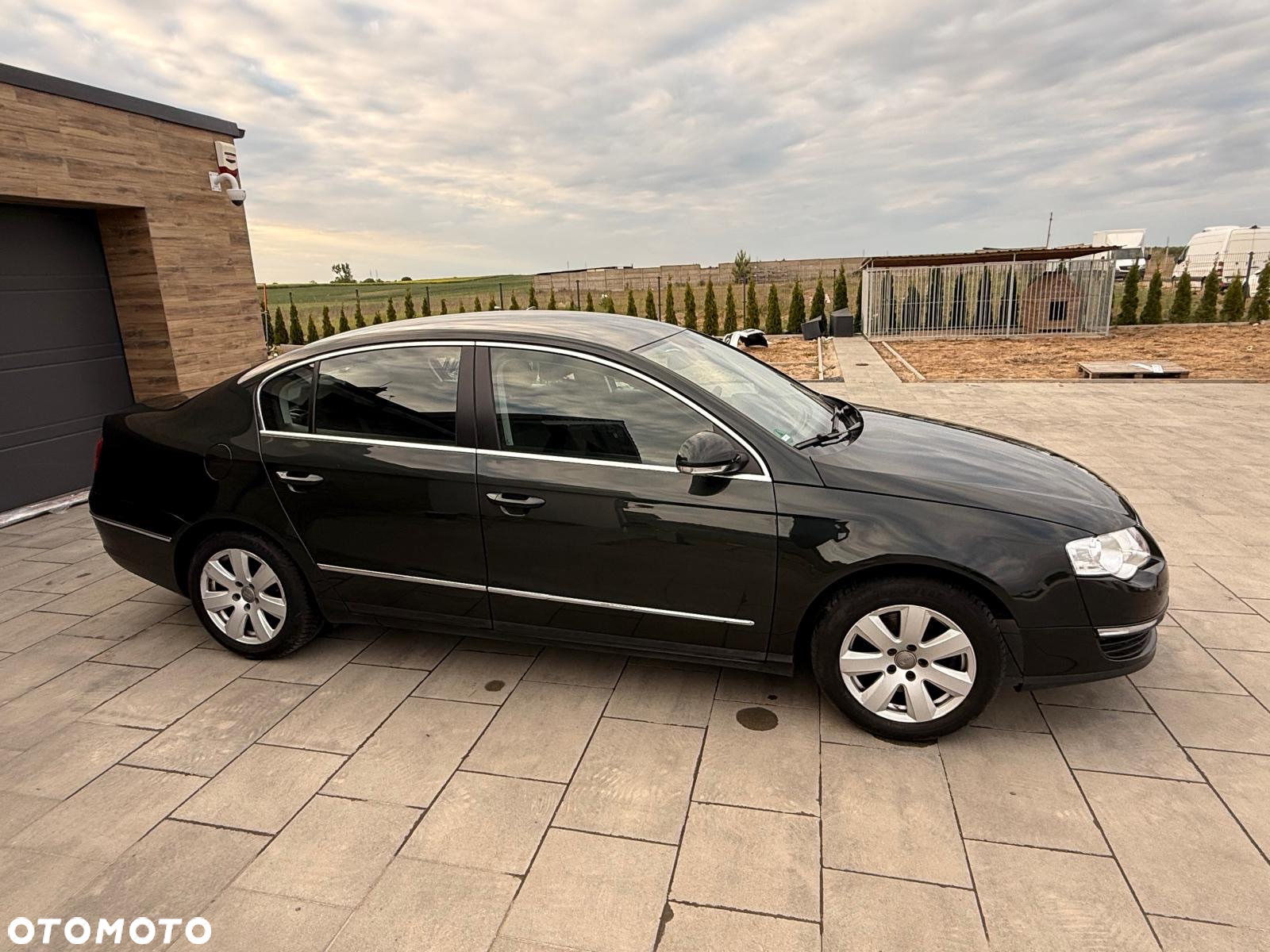 Volkswagen Passat 2.0 FSI Comfortline - 6