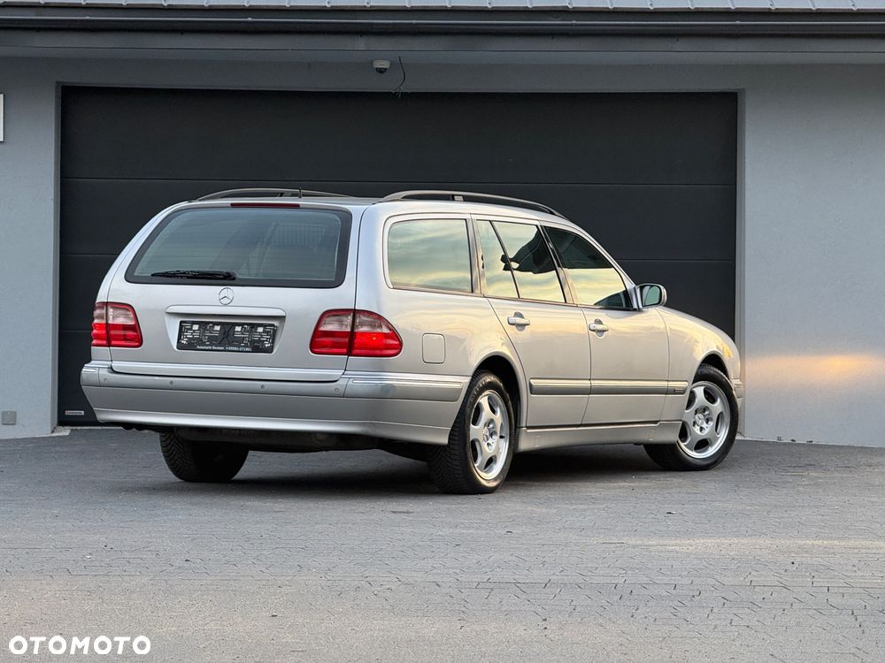 Mercedes-Benz Klasa E 320 T Avantgarde - 13