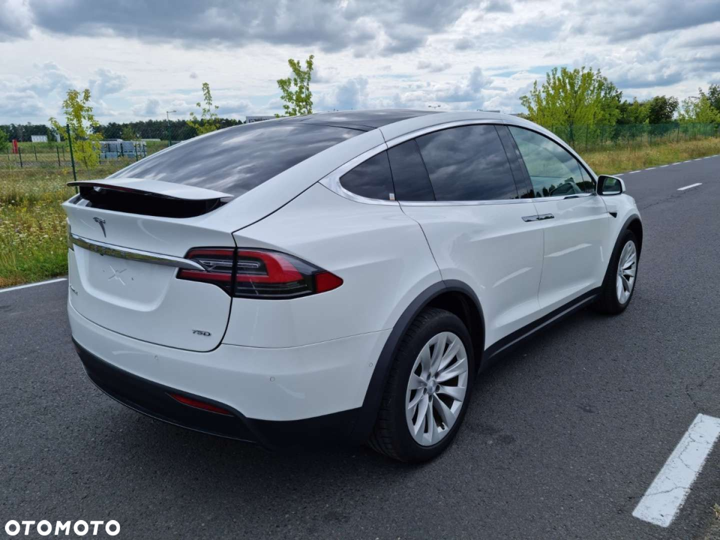 Tesla Model X 75 D - 5