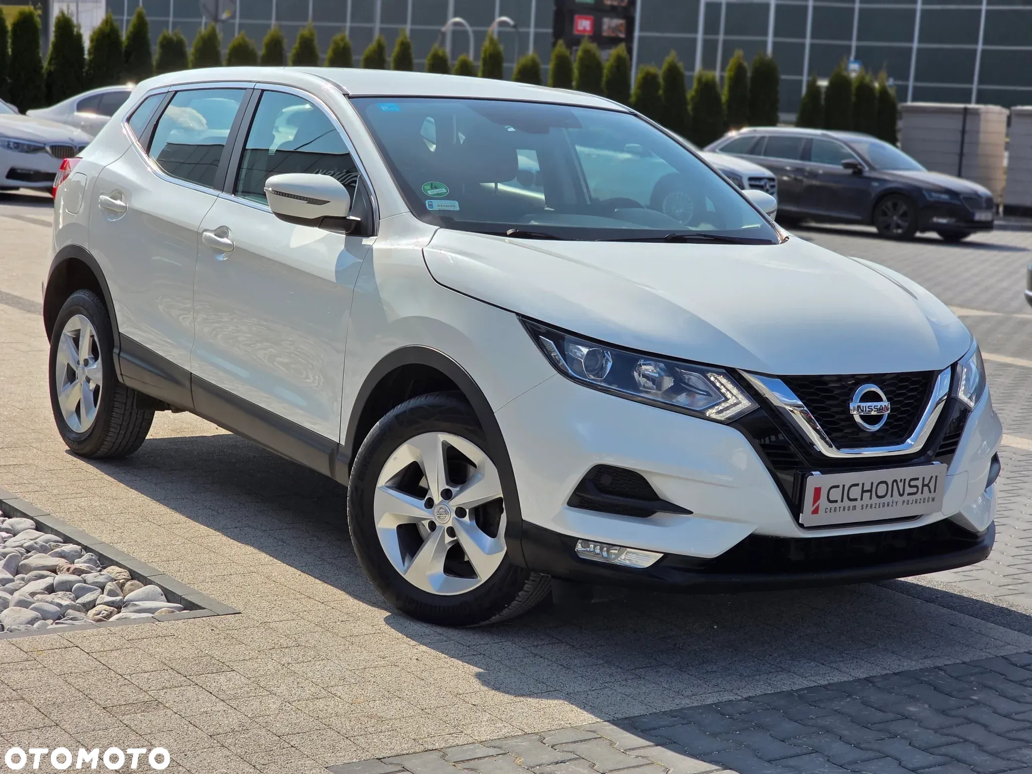 Nissan Qashqai 1.3 DIG-T N-Connecta - 16