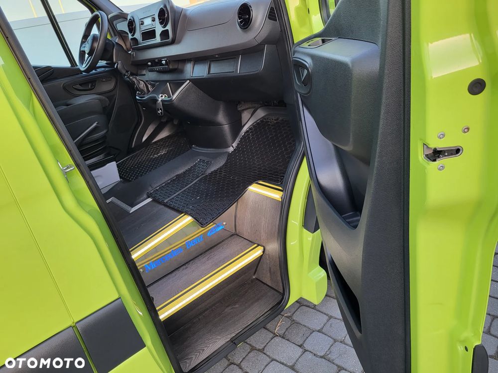 Mercedes-Benz Sprinter - 21