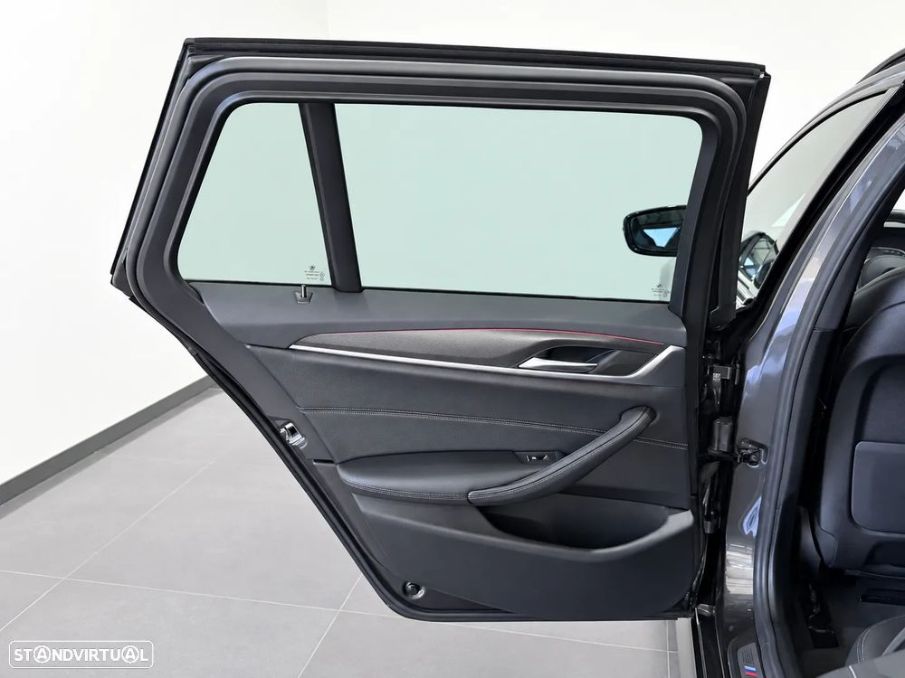 BMW 520 e Pack M - 46