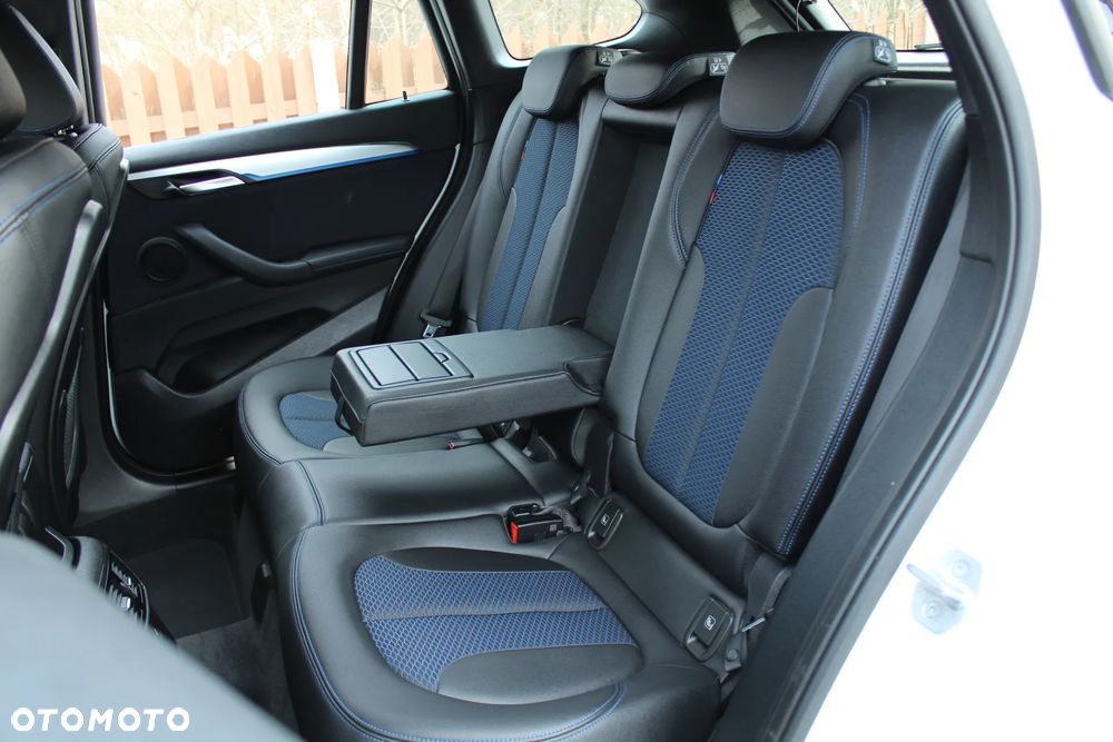 BMW X1 xDrive20i M Sport - 21