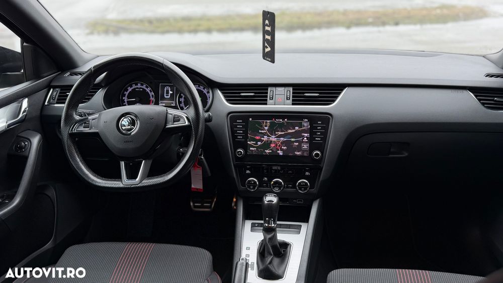 Skoda Octavia 1.6 TDI DSG Style - 4