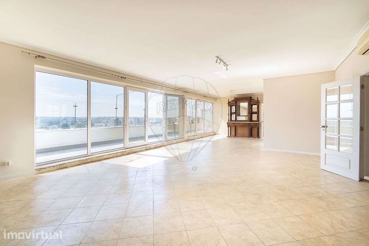 Apartamento T4 para venda - Grande imagem: 2/42