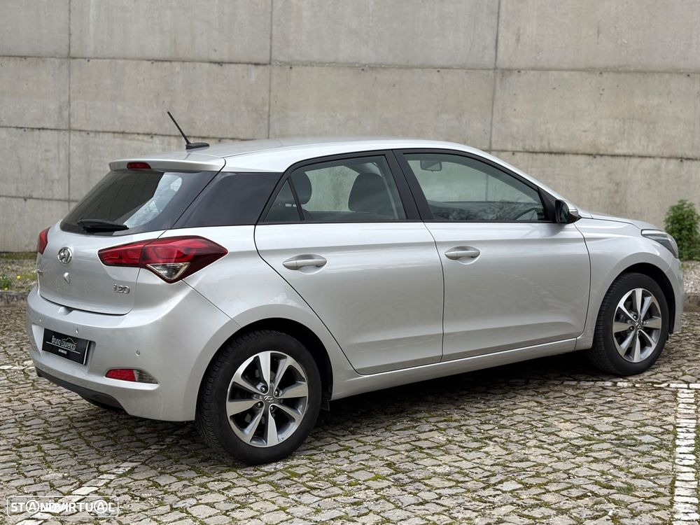 Hyundai i20 1.1 CRDi Style - 10