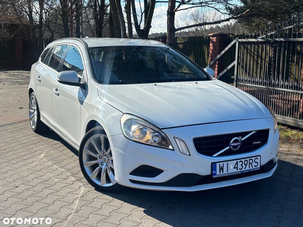Volvo V60 D3 R-Design - 15