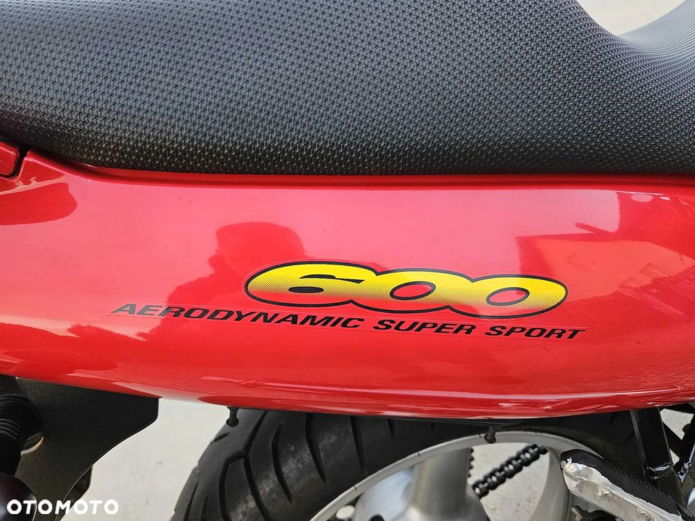 Suzuki GSX - 33