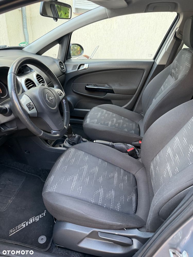 Opel Corsa 1.4 16V Satellite - 10