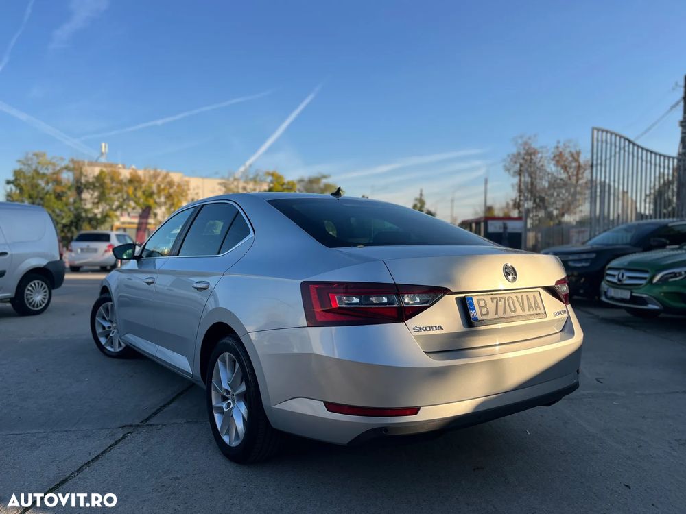 Skoda Superb 2.0 TDI DSG Ambition - 3