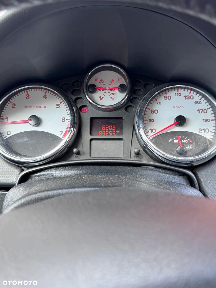 Peugeot 207 1.6 - 13