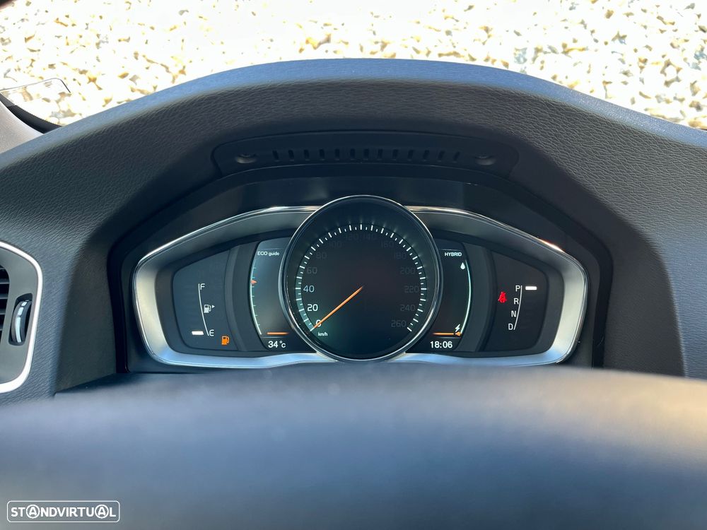 Volvo V60 D6 Plug-In-Hybrid AWD Geartronic Summum - 36