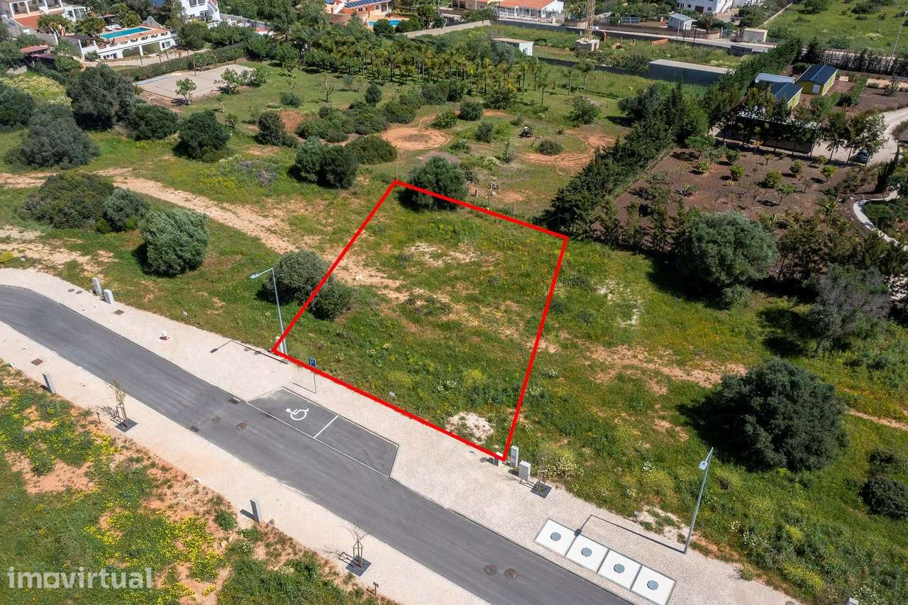 LOTE URBANO PARA VENDA NA PRAIA DA LUZ, MONTE LEMOS - Grande imagem: 2/5