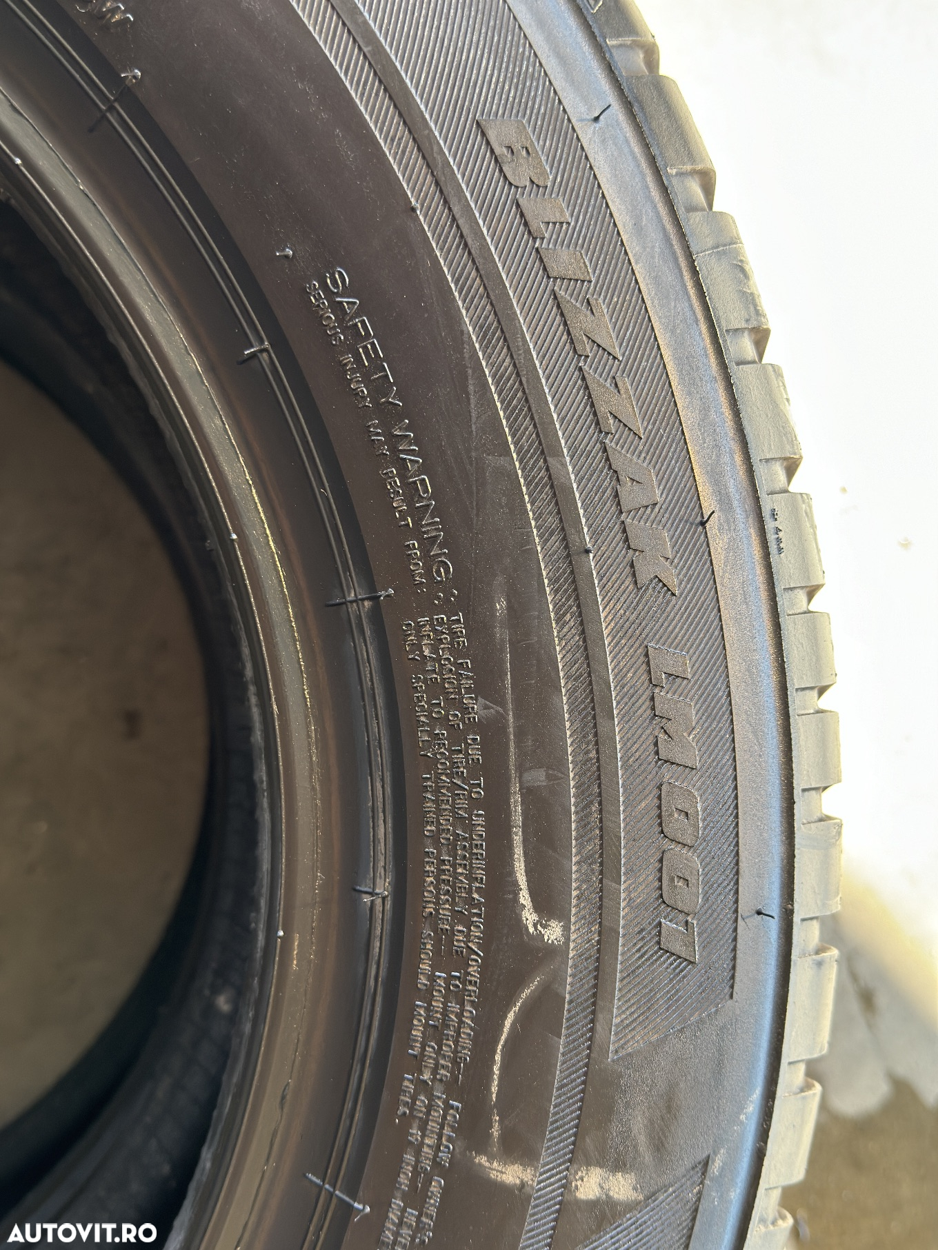 Vând 4 anvelope 215/65/17 bridgestone de iarnă ca noi - 7