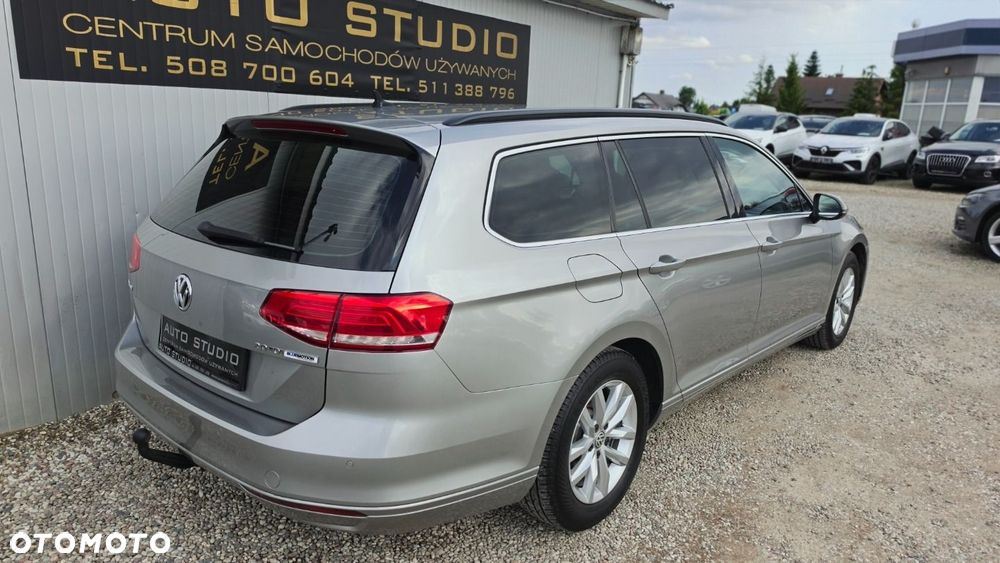 Volkswagen Passat 2.0 TDI SCR DSG Comfortline - 3