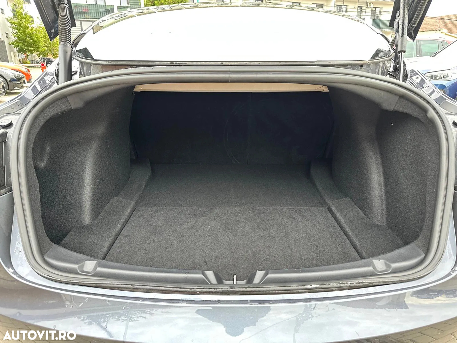 Tesla Model 3 Langstreckenbatterie Allradantrieb Dual Motor Performance - 28
