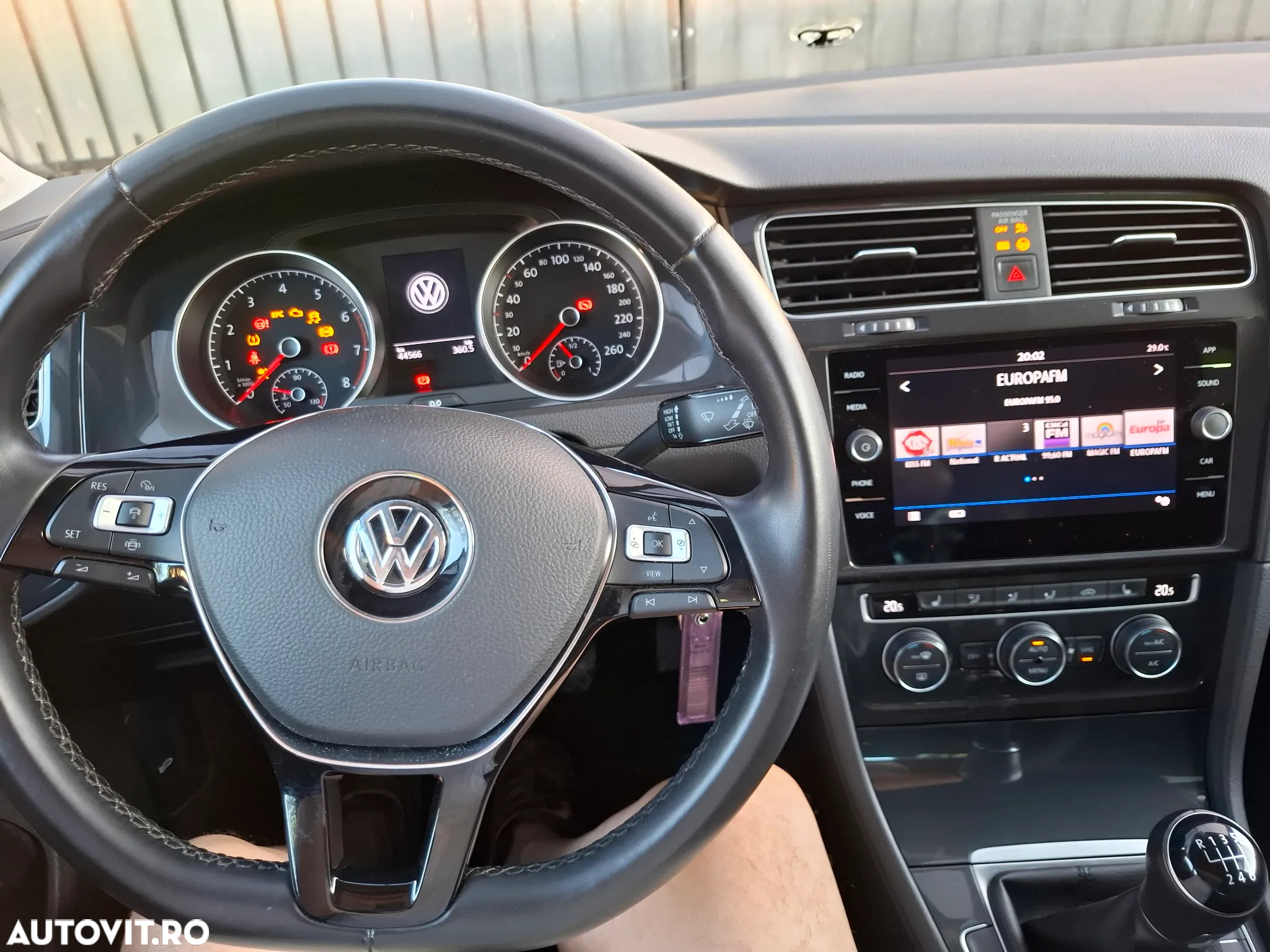 Volkswagen Golf 1.0 TSI Comfortline - 2