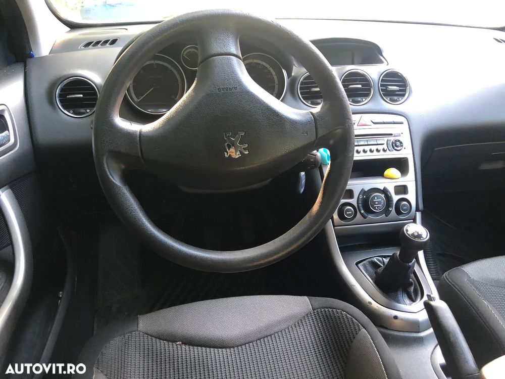 Dezmembrez Peugeot 308 albastru 1,6 HDI 2008 - 10