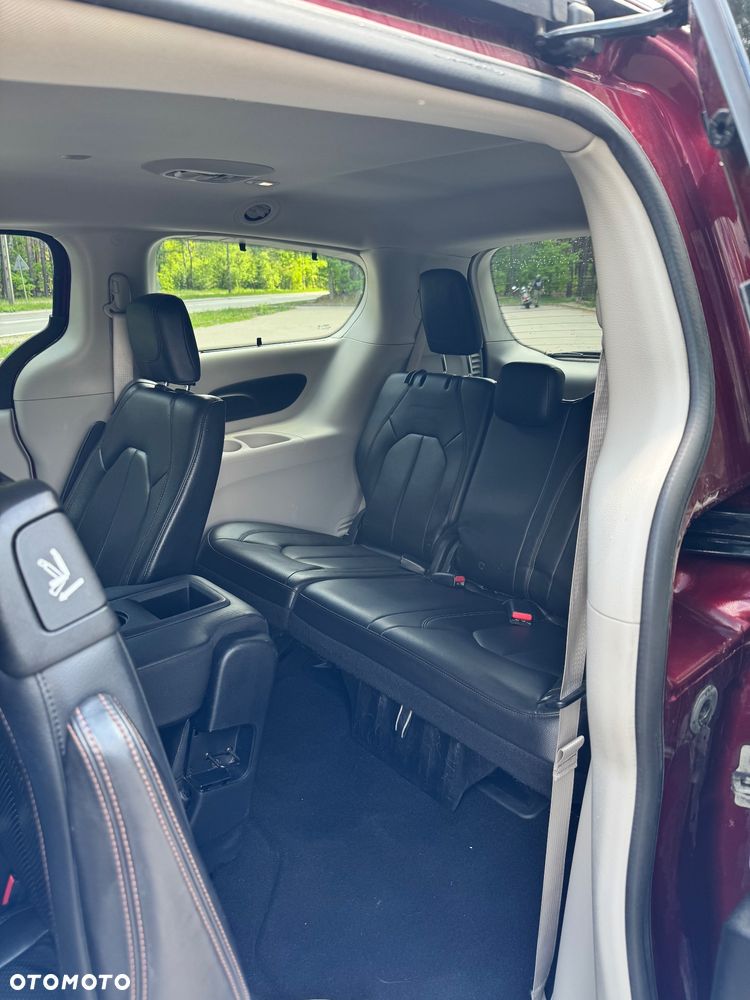 Chrysler Pacifica - 9
