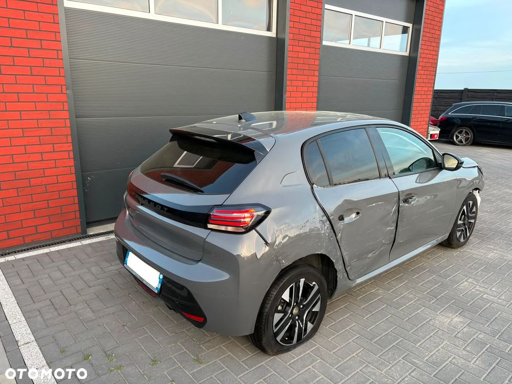 Peugeot 208 - 6