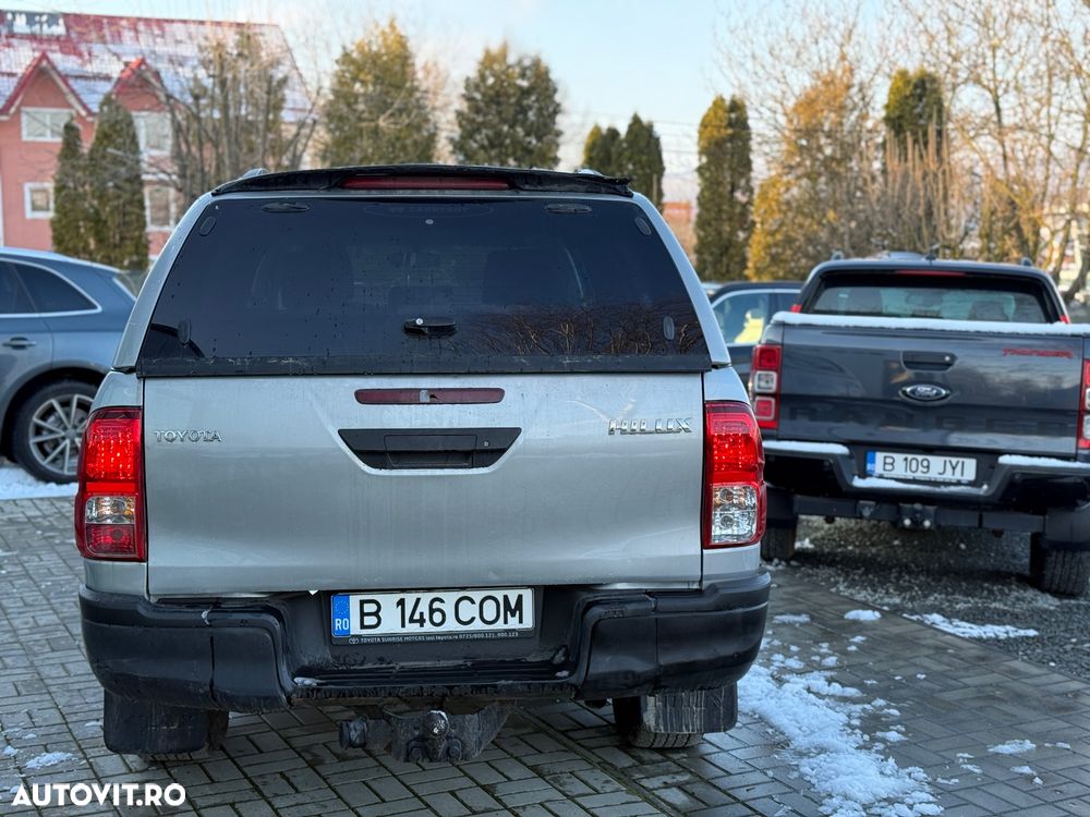 Toyota Hilux 4x4 Double Cab M/T Comfort - 10