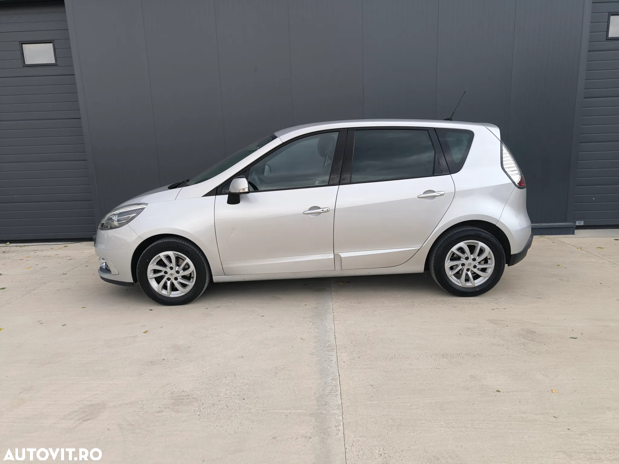 Renault Scenic - 7