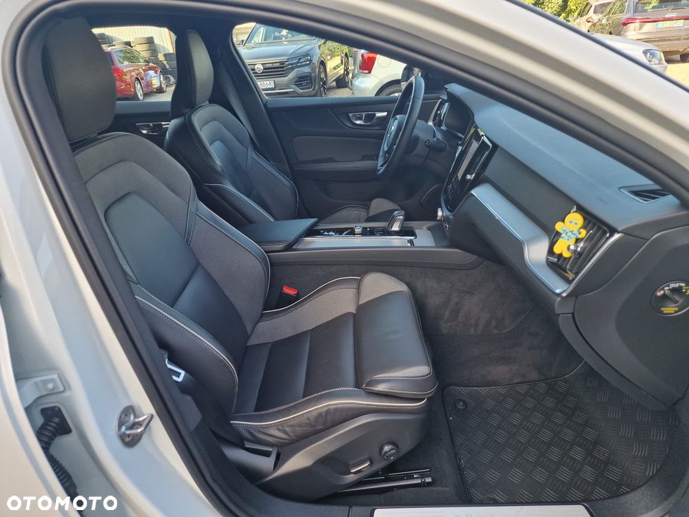 Volvo V60 B4 D Plus Dark - 15