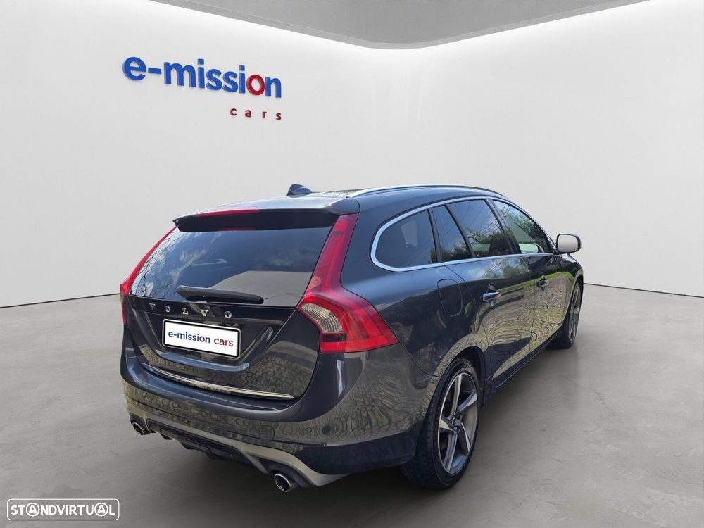 Volvo V60 D6 Twin Engine Geartronic RDesign — fotografia 6