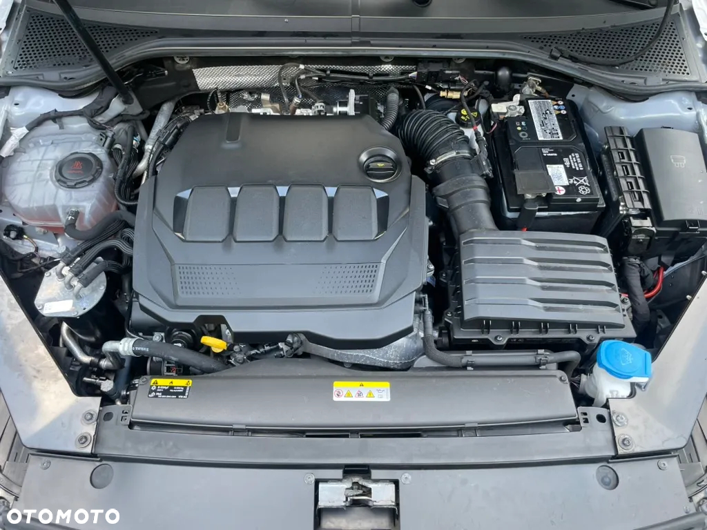 Volkswagen Passat Variant 2.0 TDI SCR DSG Business - 24