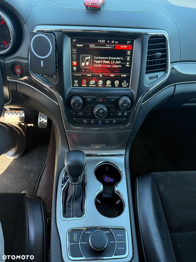 Jeep Grand Cherokee SRT - 15