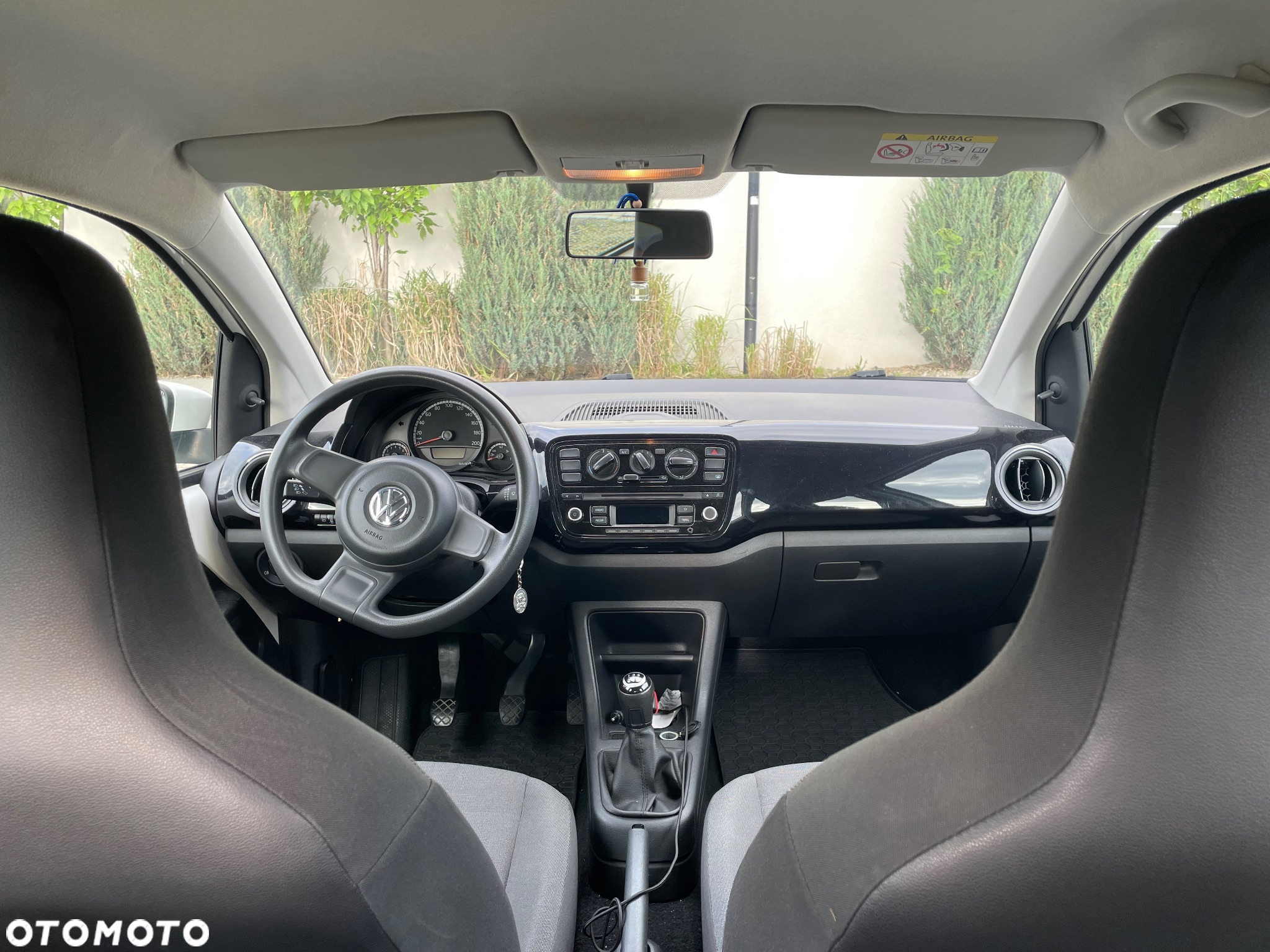 Volkswagen up! 1.0 beats - 15