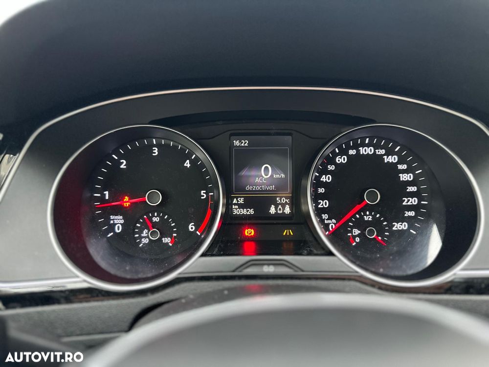 Volkswagen Passat 2.0 TDI Highline - 8