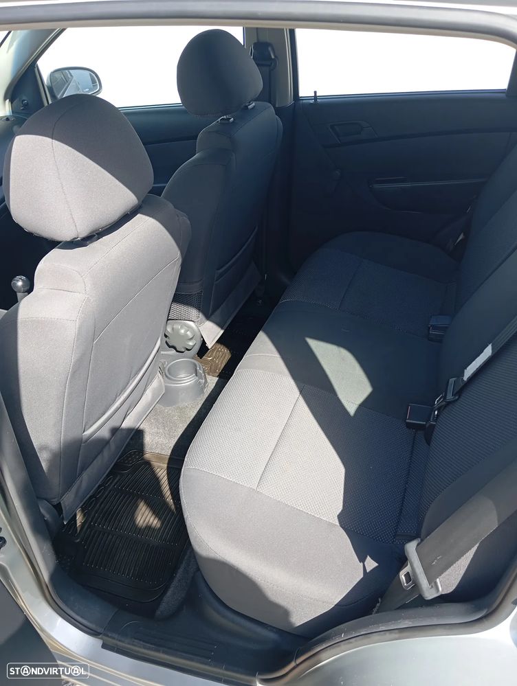 Chevrolet Aveo 1.2 L - 13