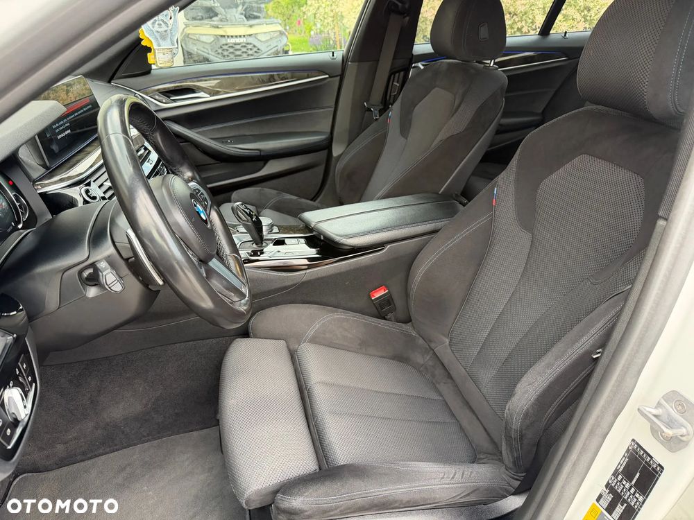 BMW Seria 5 530e iPerformance M Sport sport - 13