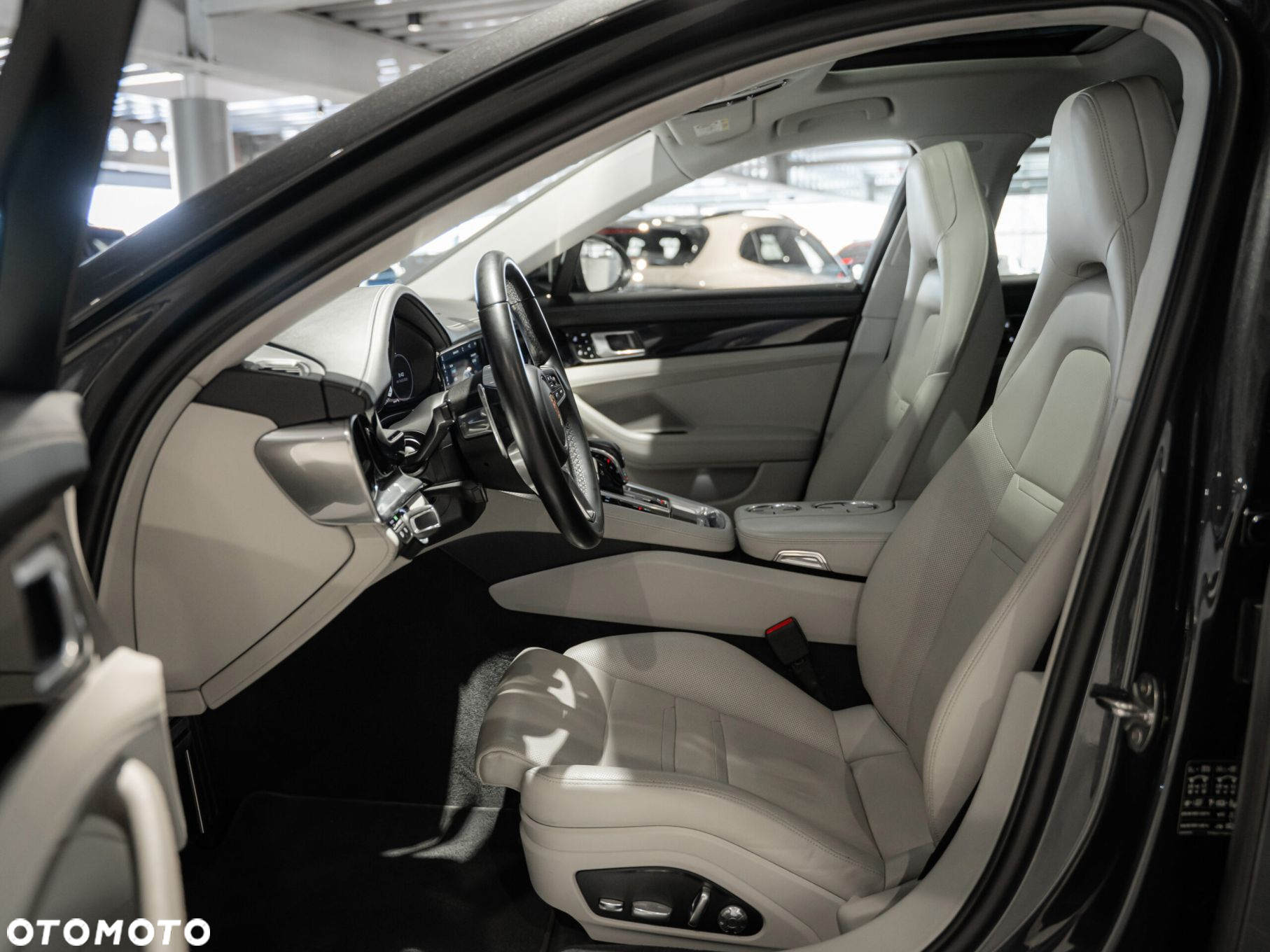 Porsche Panamera - 21