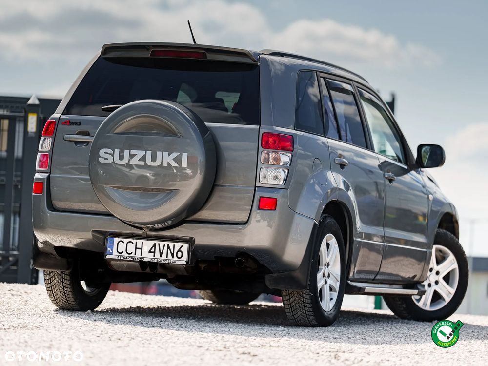 Suzuki Grand Vitara 2.0 Comfort + Family - 2