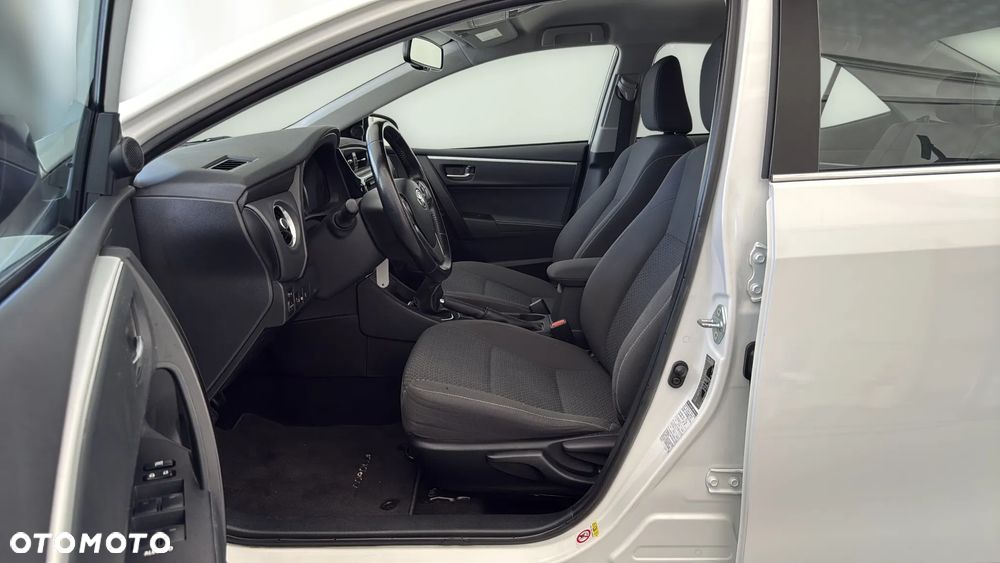 Toyota Corolla 1.6 Comfort - 11