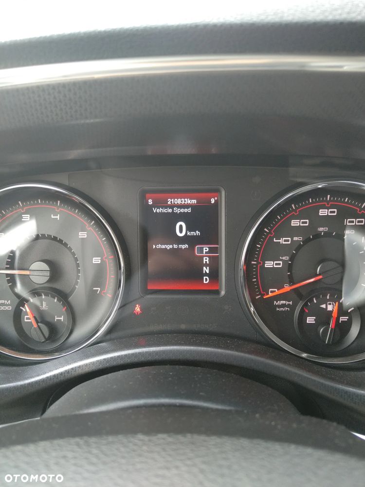 Dodge Charger 5.7 V8 RT - 8