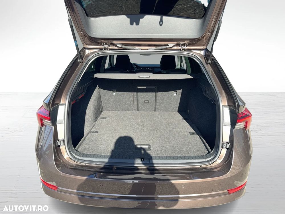 Skoda Octavia Combi 2.0 TDI DSG Style - 27