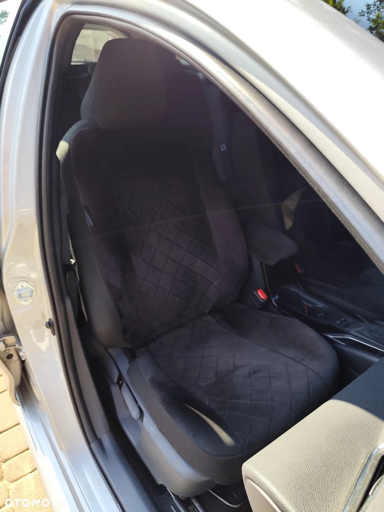 Toyota Corolla 1.8 Hybrid Comfort - 18