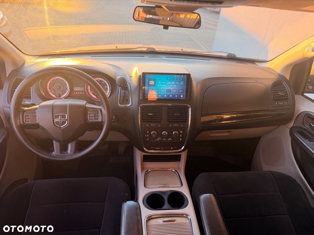 Dodge Grand Caravan - 3