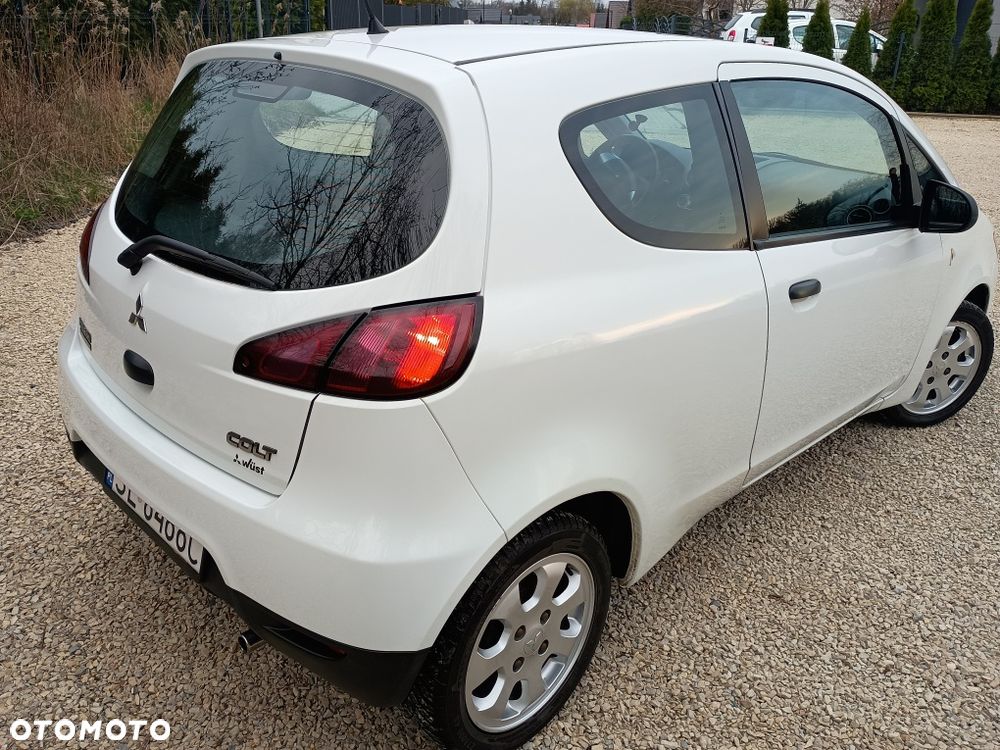 Mitsubishi Colt - 3