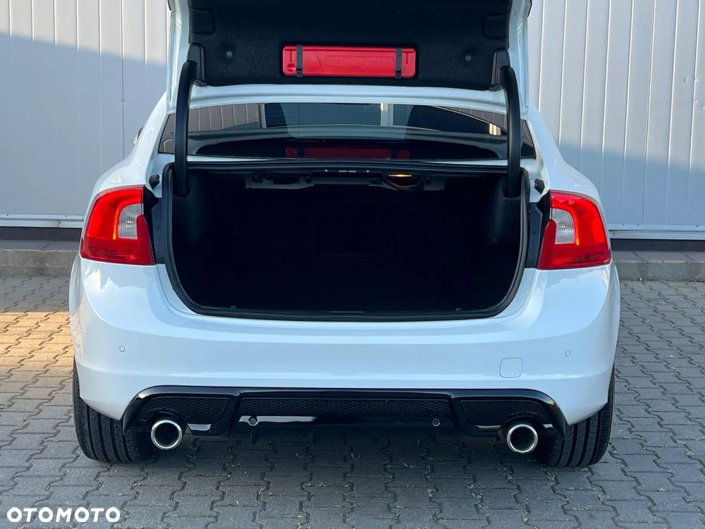 Volvo S60 D5 R-Design Summum - 17