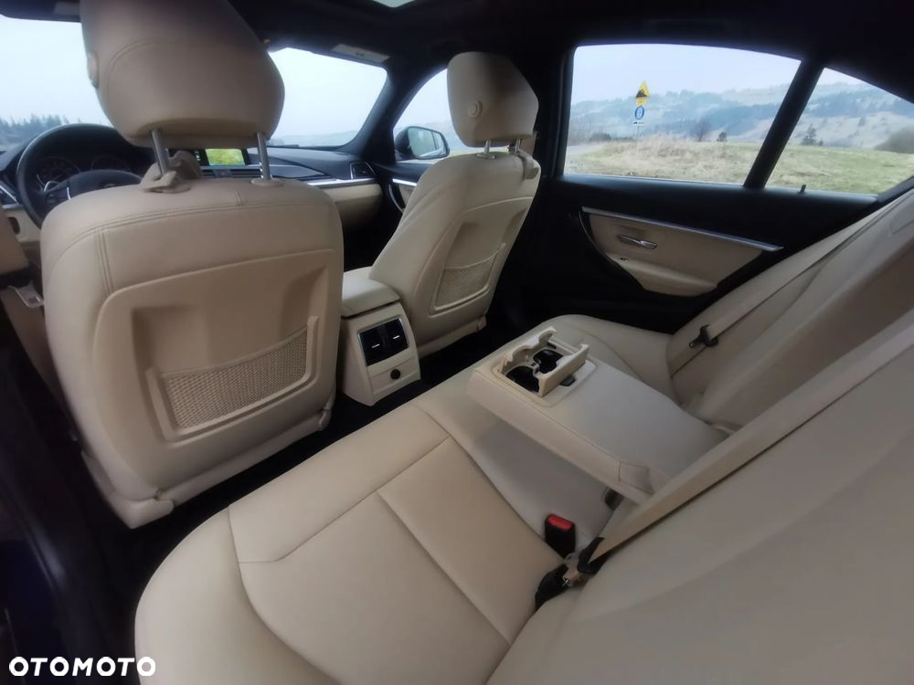 BMW Seria 3 330i xDrive Luxury Line - 22