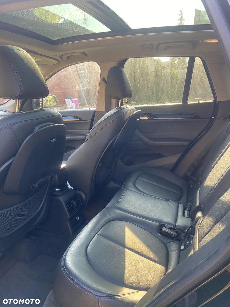 BMW X1 sDrive18d - 12