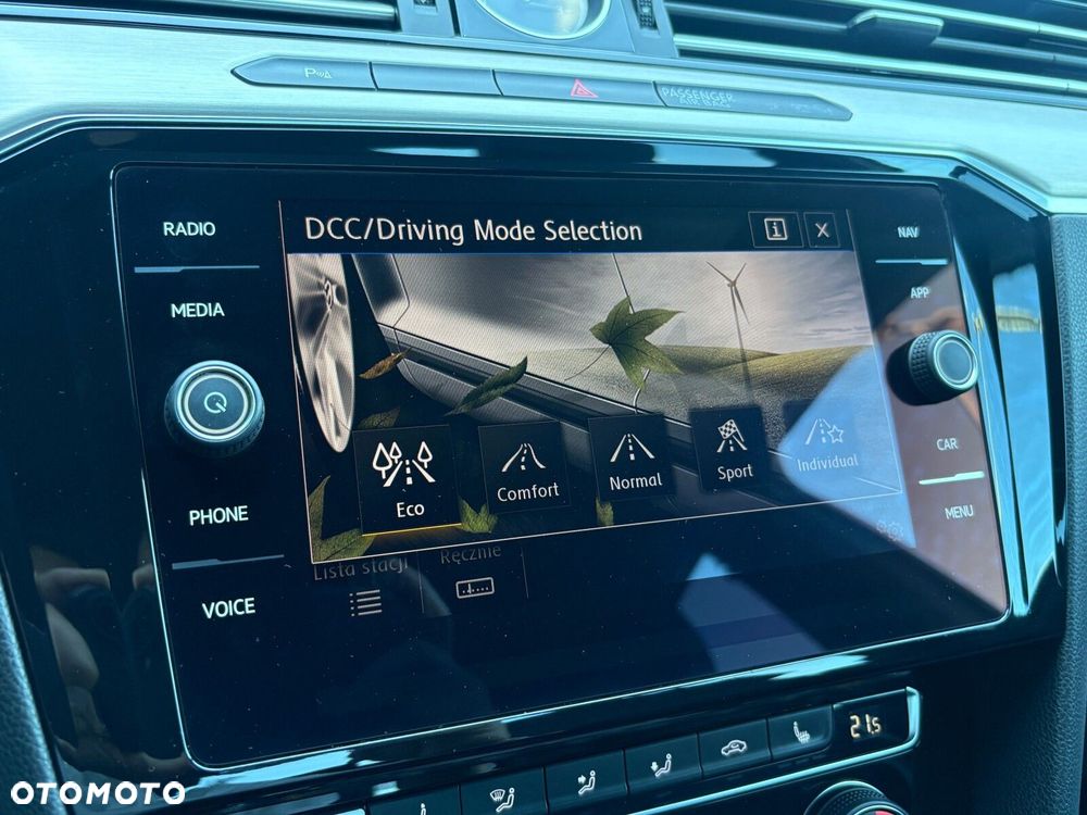 Volkswagen Passat - 33