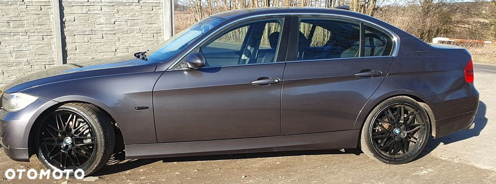 BMW Seria 3 325i - 4