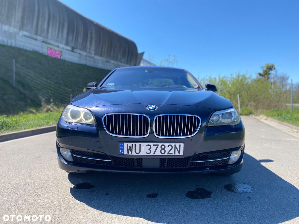 BMW Seria 5 525d xDrive - 25