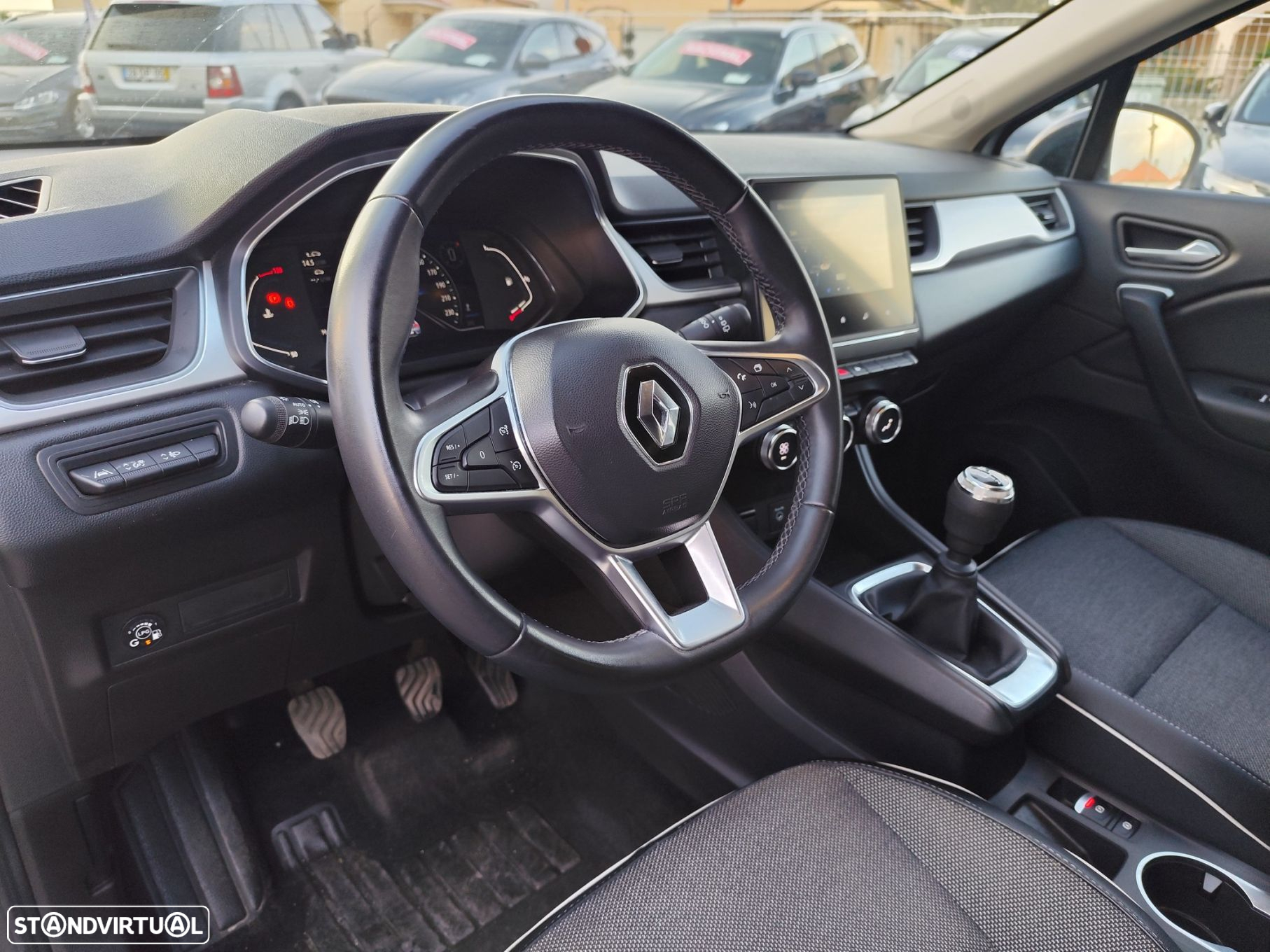 Renault Captur 1.0 TCe Techno Bi-Fuel - 11